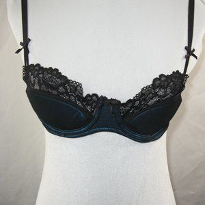 Frederick's of Hollywood Underwire padded Bra - Size 32B - Like New